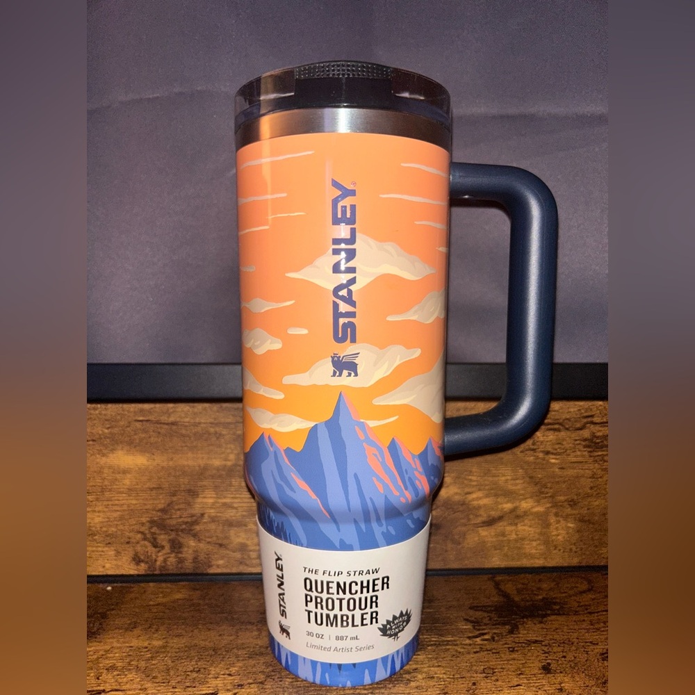 Stanley | Awh Dawn On High Always with Honor 30 oz Quencher ProTour